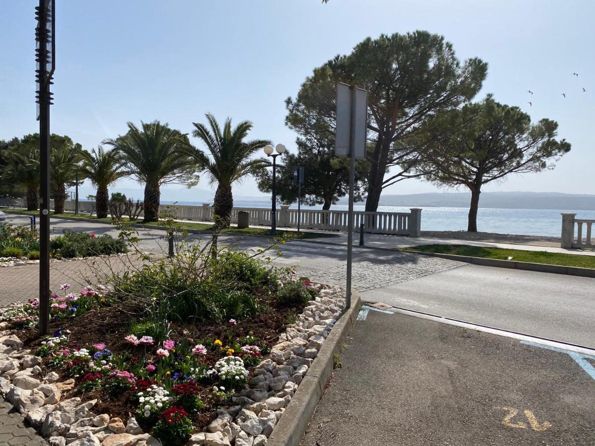 Family Apartments Vesna- 100 M Beach -Center Crikvenica Exterior foto