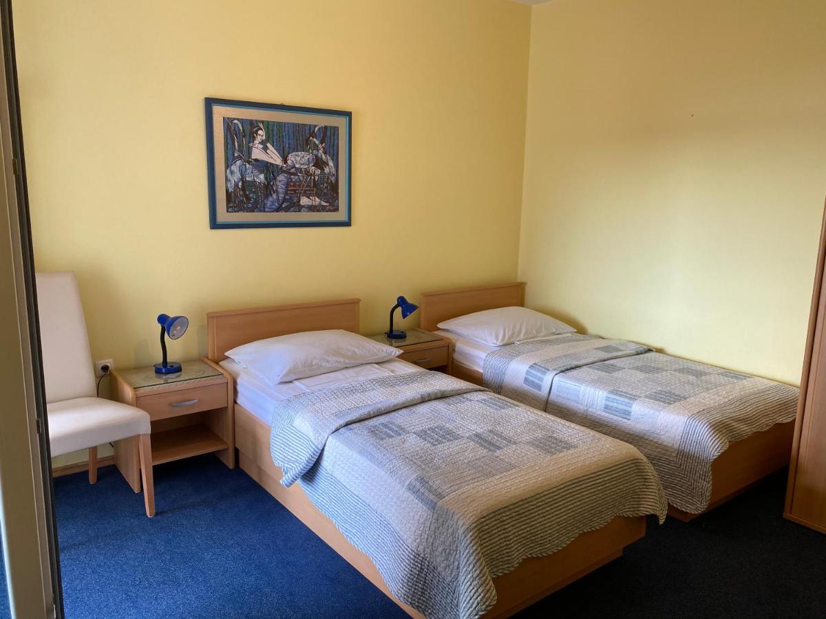 Family Apartments Vesna- 100 M Beach -Center Crikvenica Exterior foto