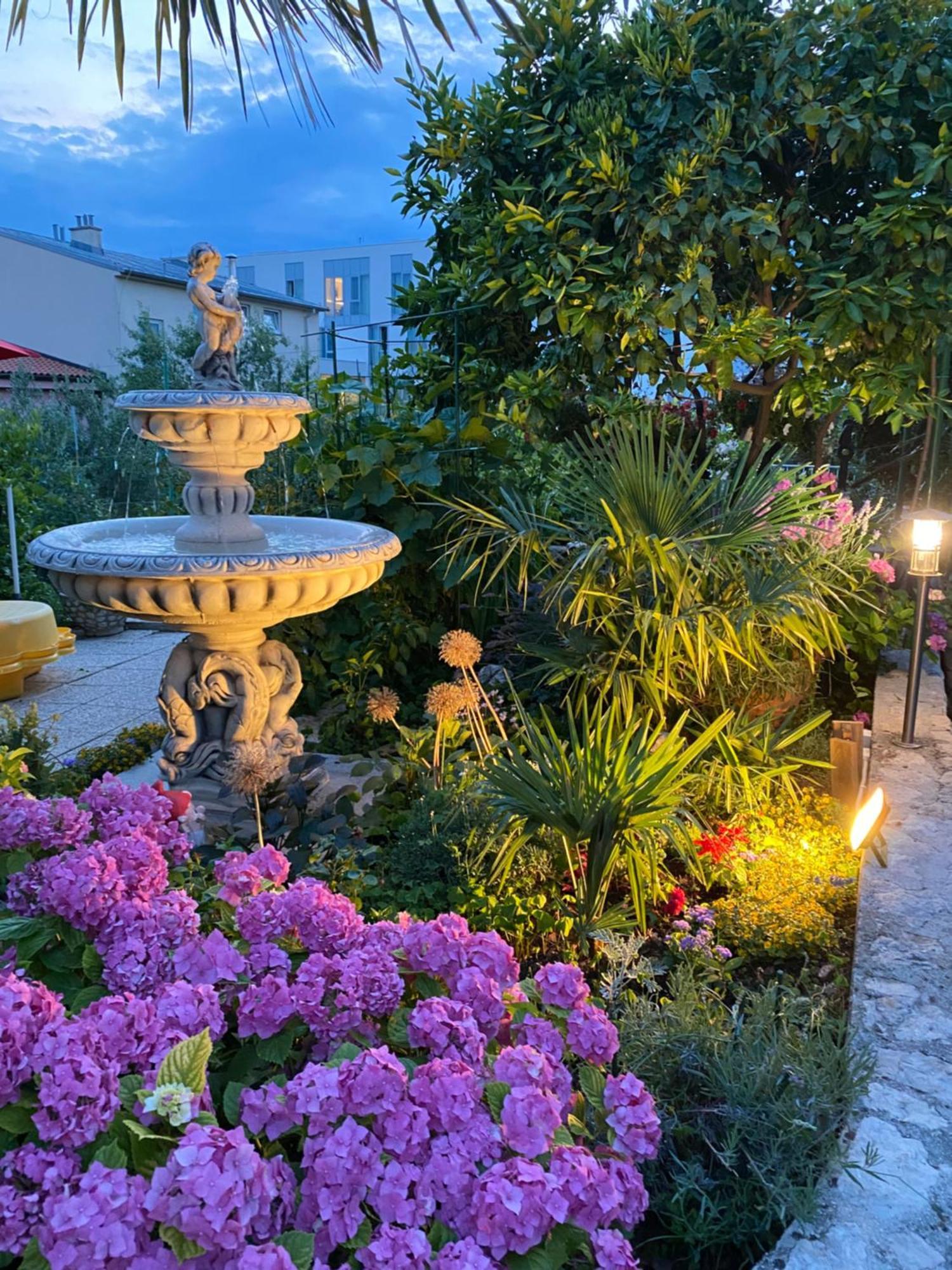 Family Apartments Vesna- 100 M Beach -Center Crikvenica Exterior foto