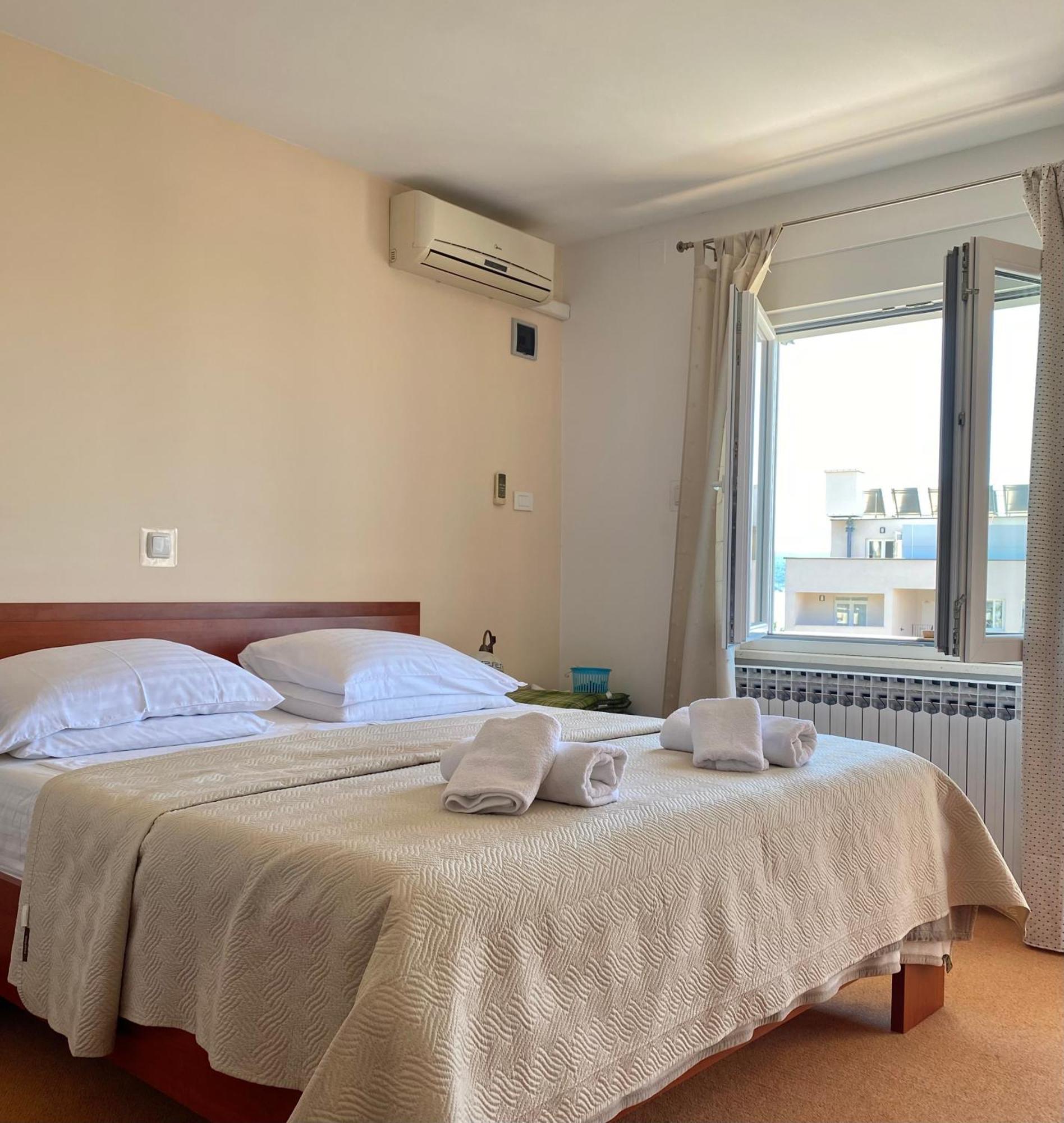 Family Apartments Vesna- 100 M Beach -Center Crikvenica Exterior foto