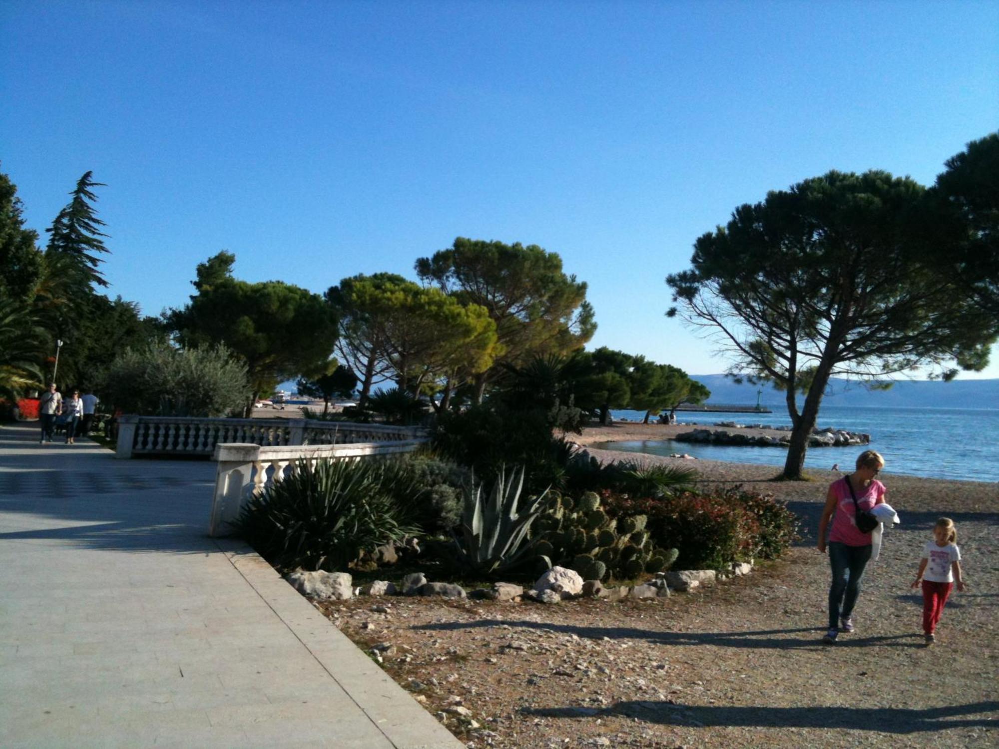 Family Apartments Vesna- 100 M Beach -Center Crikvenica Exterior foto
