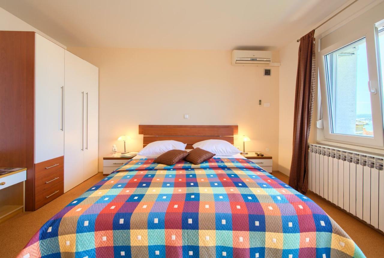 Family Apartments Vesna- 100 M Beach -Center Crikvenica Exterior foto